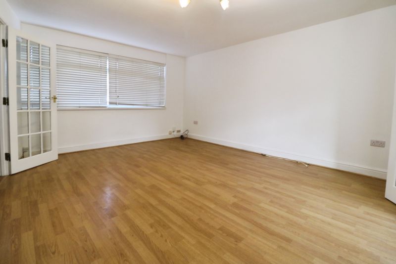 Property photo 3 of 11 Photo 10