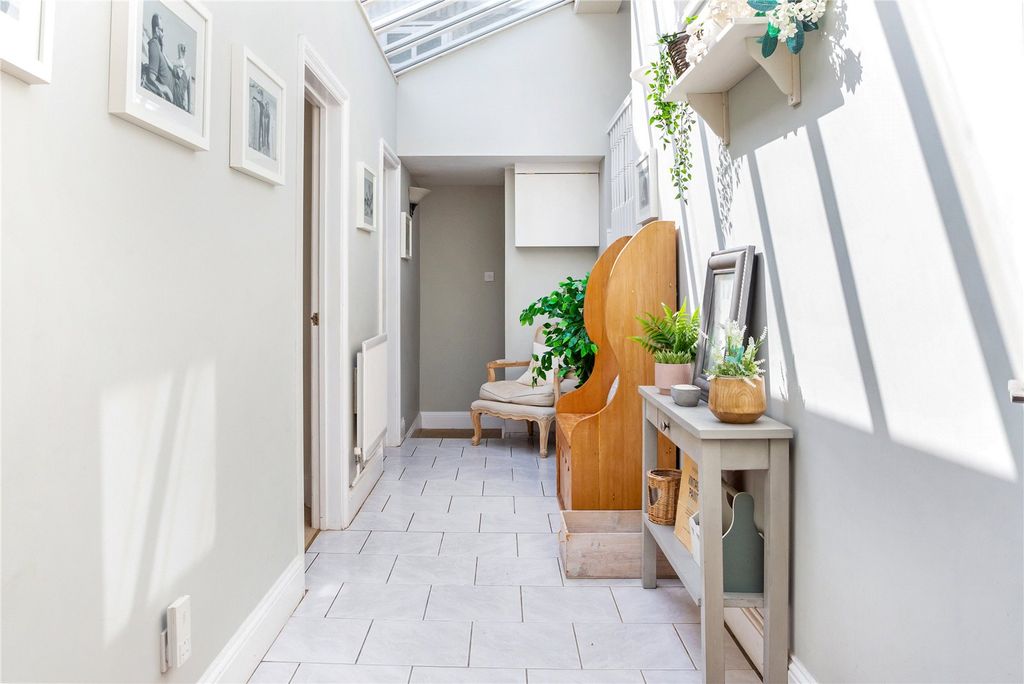 Property photo 3 of 14 Entrance