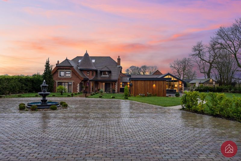 Property photo 2 of 34 Photo 30