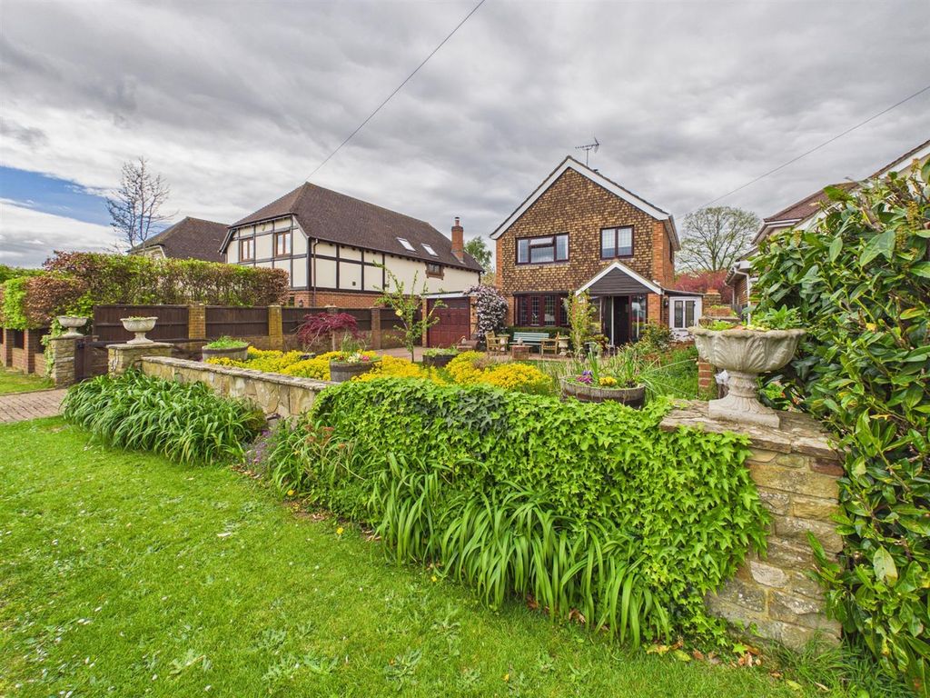 Property photo 1 of 18 Cam05510G0-Pr0198-Still013.Jpg