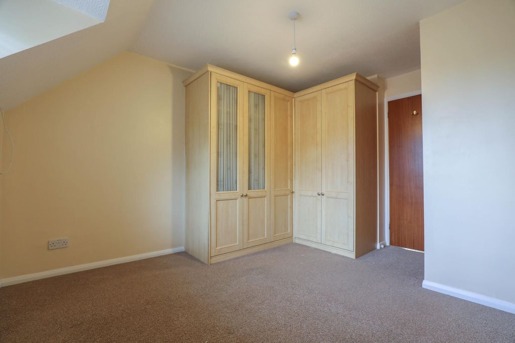 Property photo 3 of 5 Bedroom