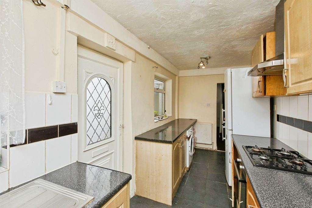 Property photo 3 of 20