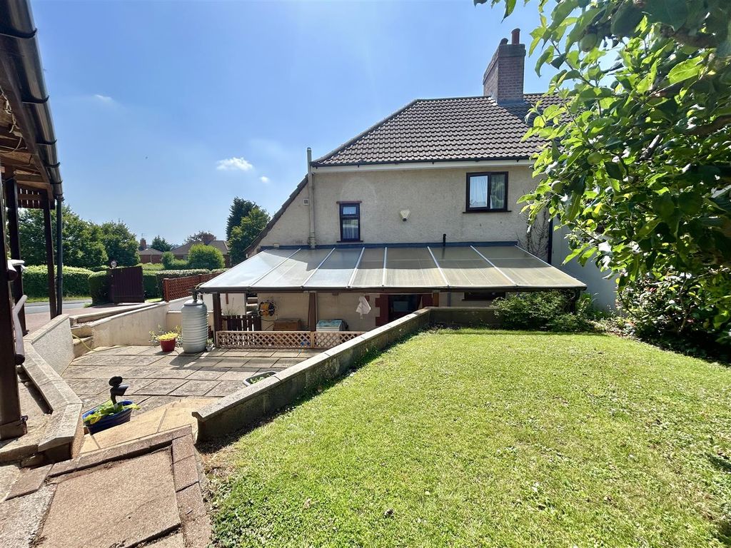 Property photo 2 of 28