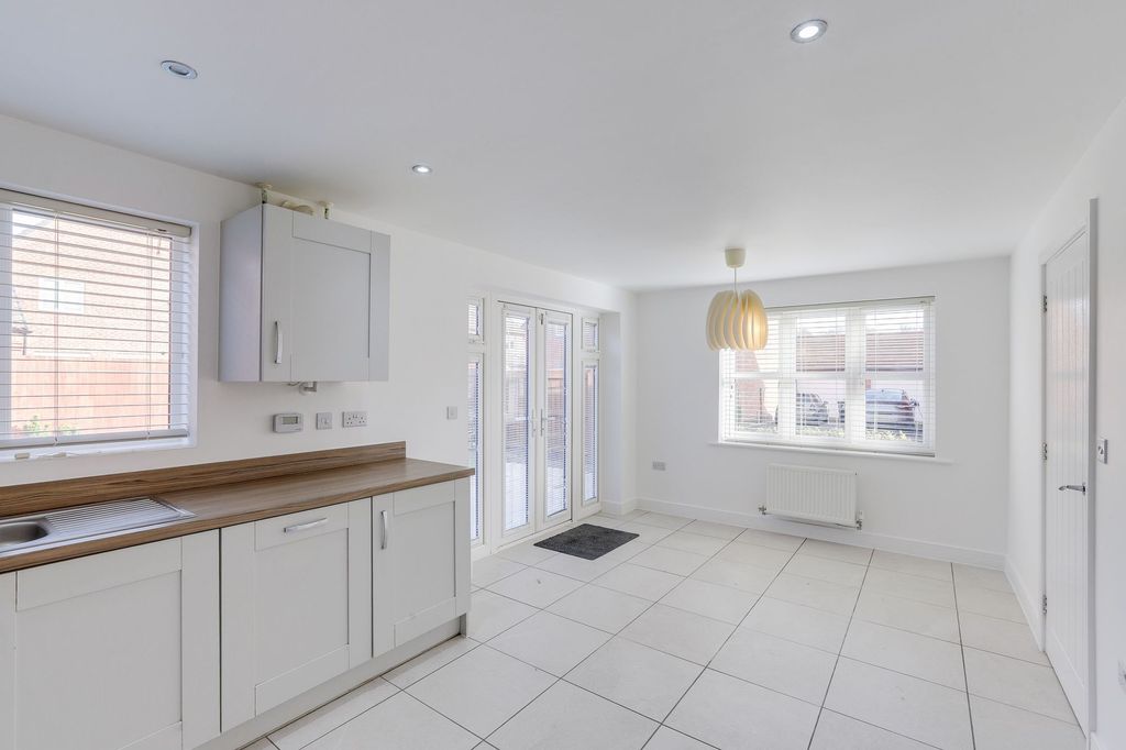 Property photo 3 of 22