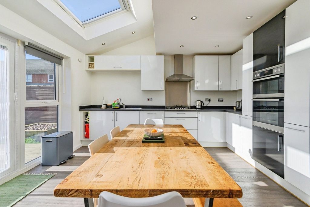 Property photo 3 of 20 Kitchen/ Diner