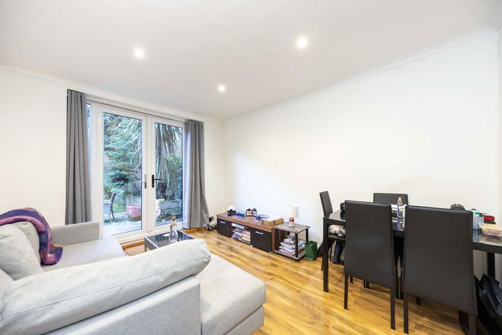 Property photo 2 of 5