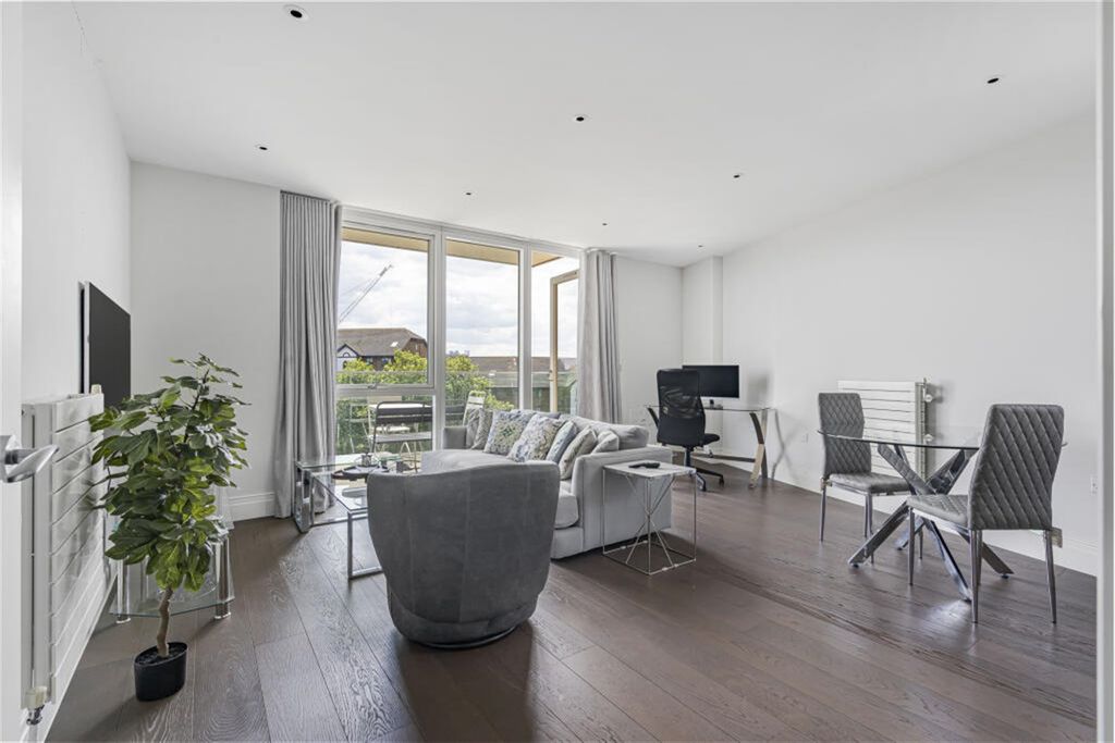 Property photo 1 of 19 (Main)