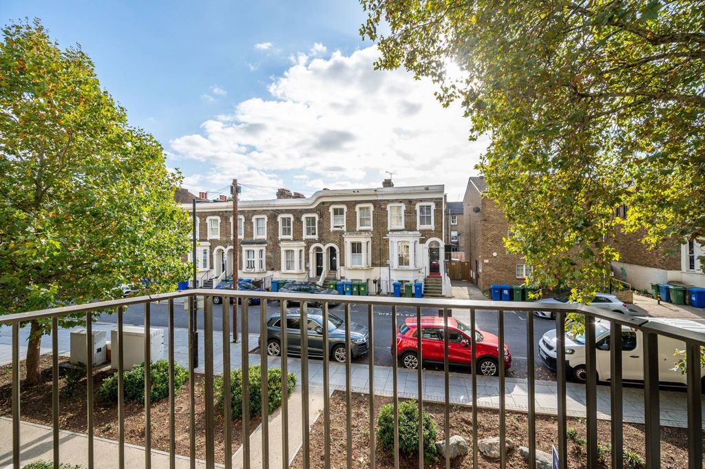 Property photo 3 of 18