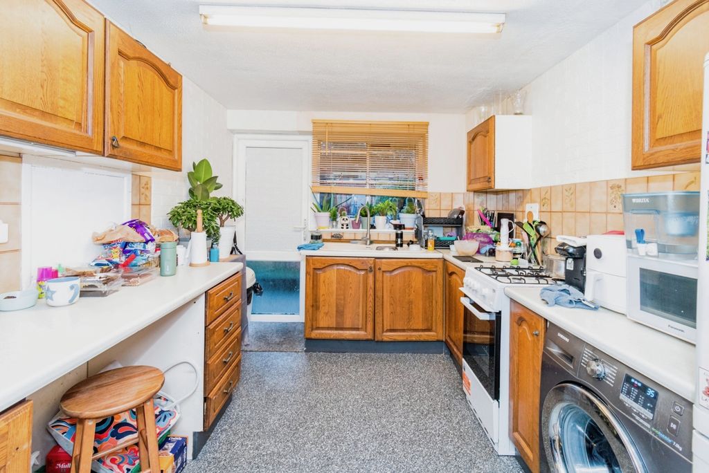 Property photo 2 of 12 Pbox-Img.Jpg