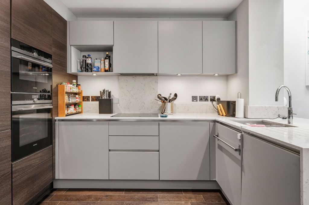 Property photo 2 of 33 Kitchen