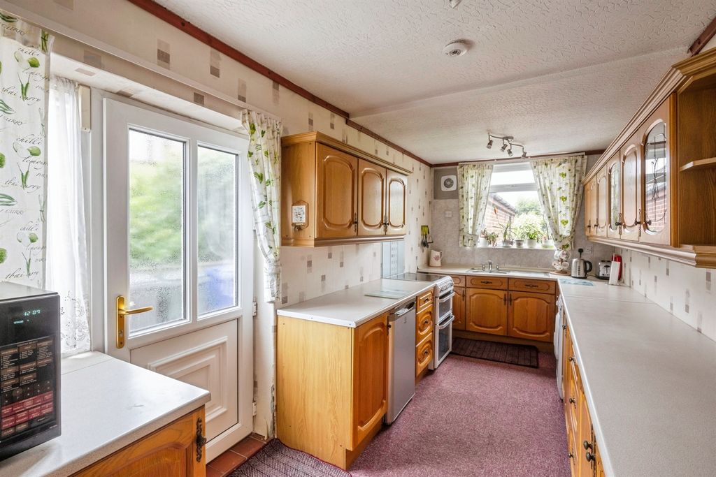 Property photo 3 of 14