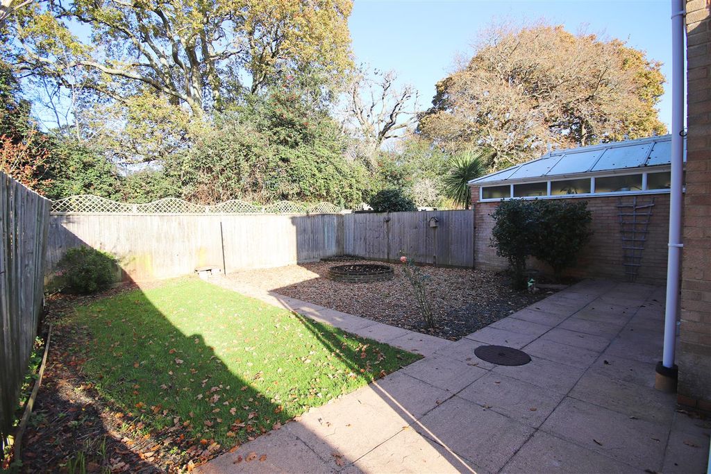 Property photo 3 of 15 Garden.Jpg