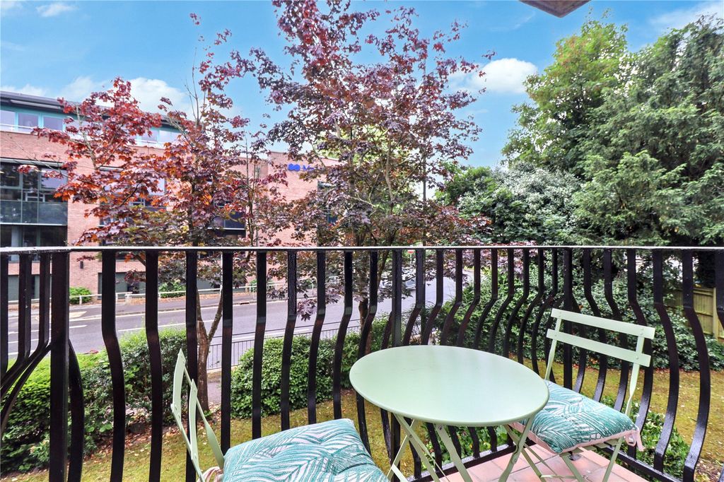 Property photo 1 of 11 Balcony