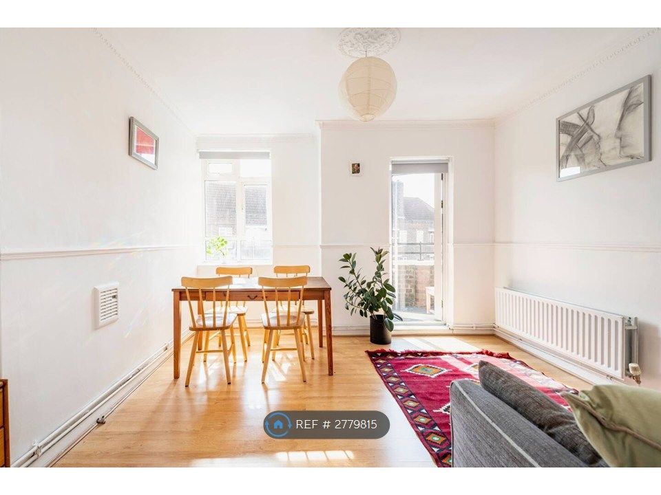 Property photo 1 of 14 Living Room