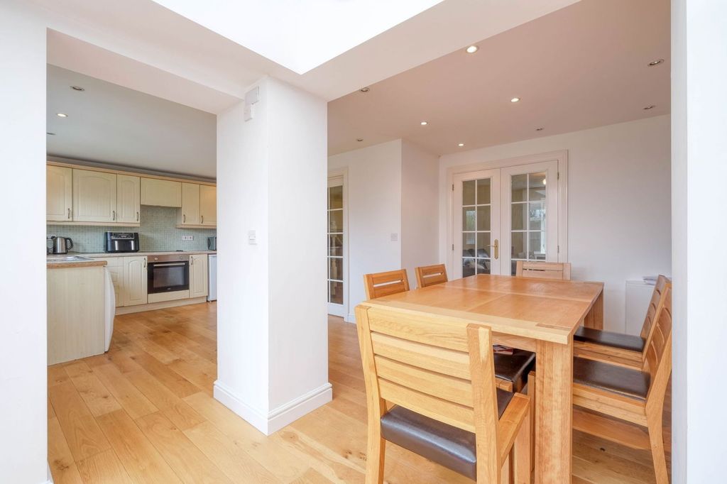 Property photo 3 of 21