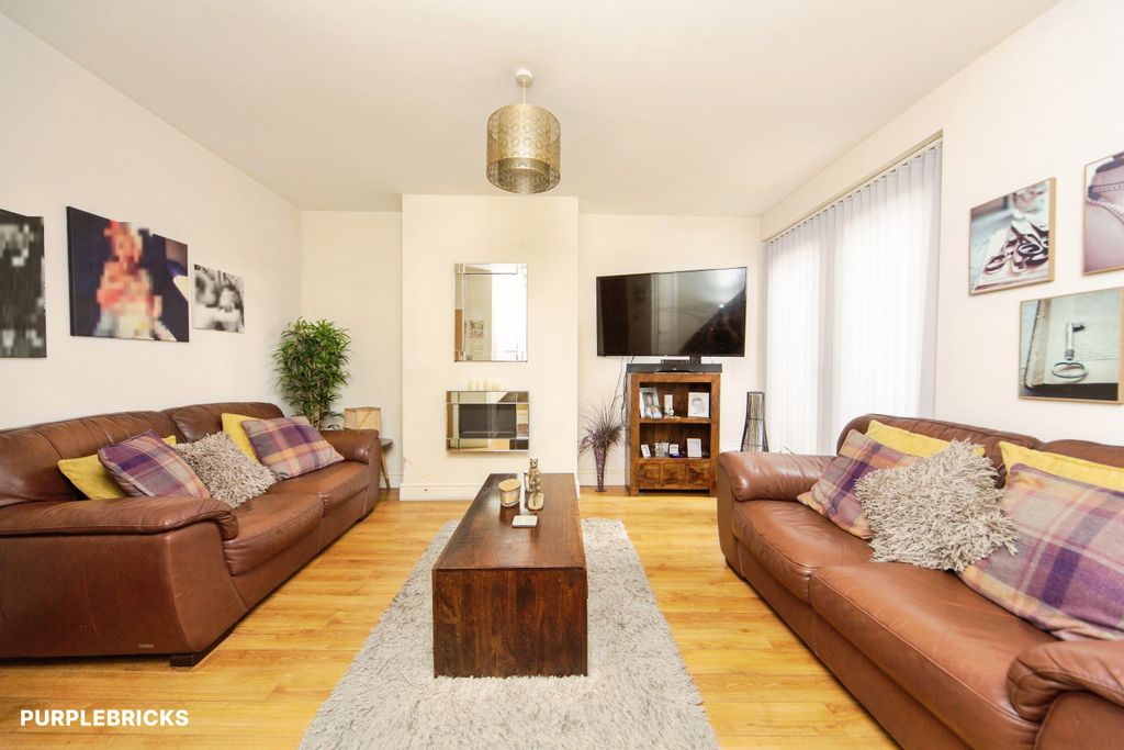 Property photo 2 of 22