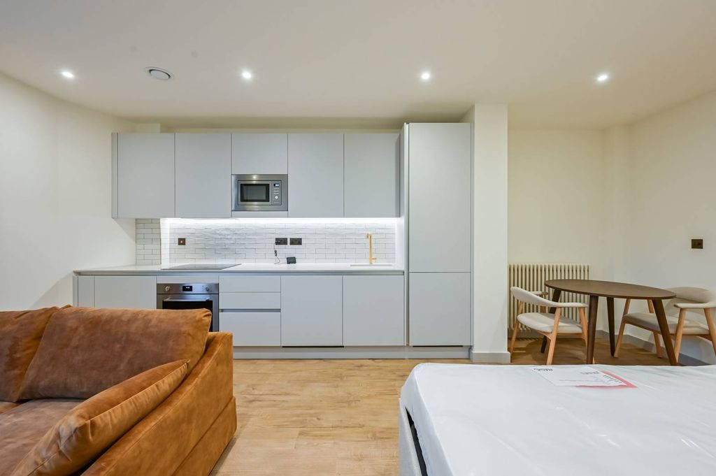 Property photo 1 of 54