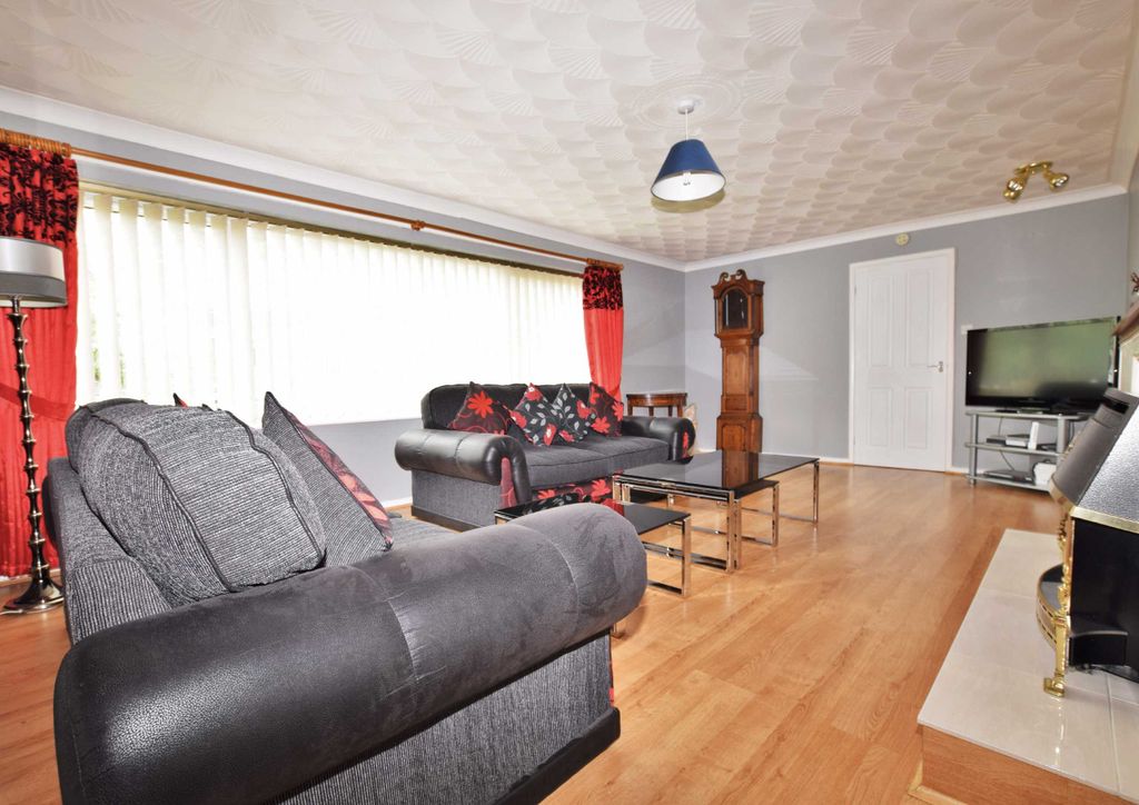 Property photo 3 of 15