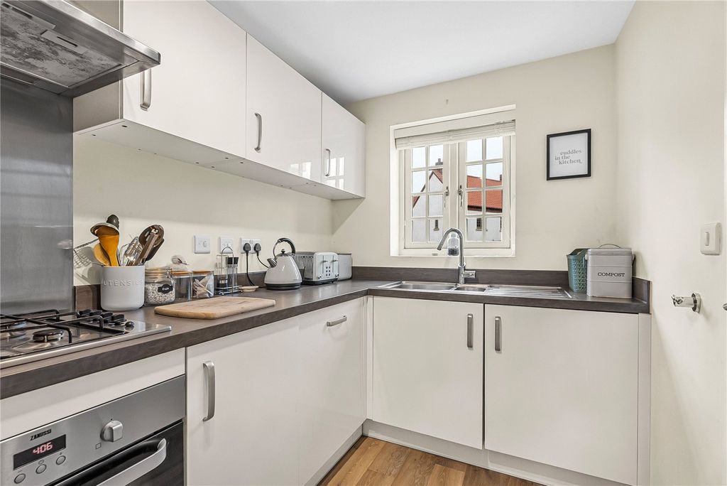 Property photo 2 of 18 Picture No. 36