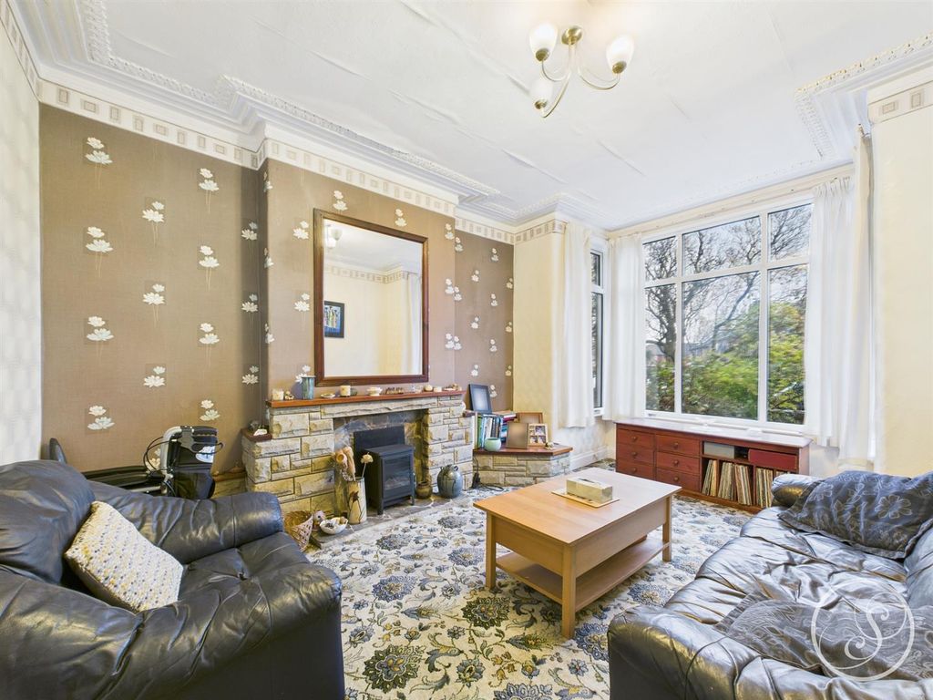 Property photo 2 of 15 Sitting Room