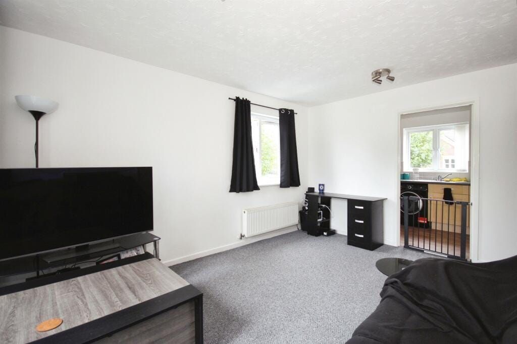 Property photo 3 of 13