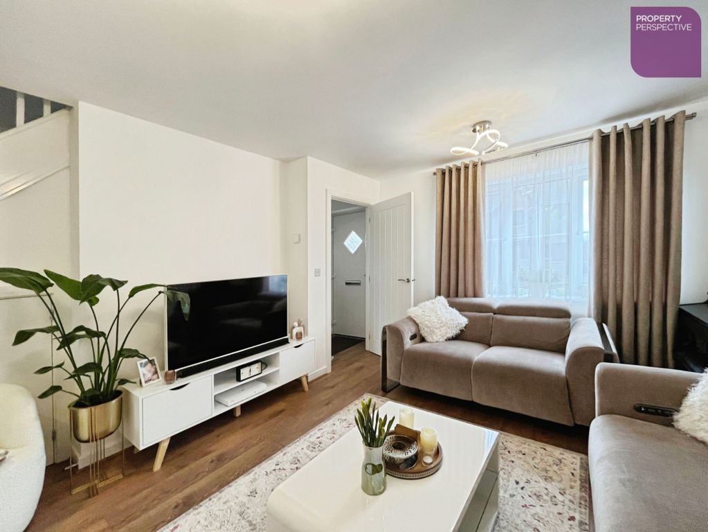 Property photo 2 of 17 Living Room