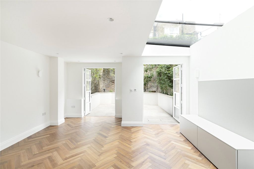 Property photo 3 of 19 Picture No. 05
