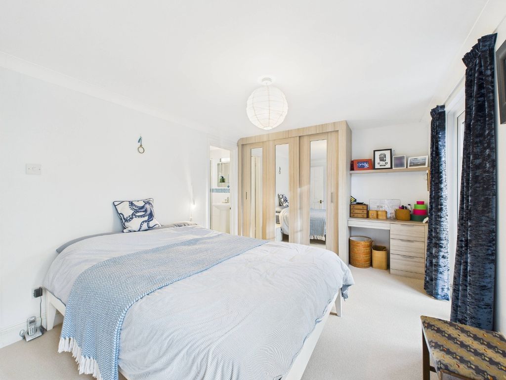 Property photo 3 of 22 4659438