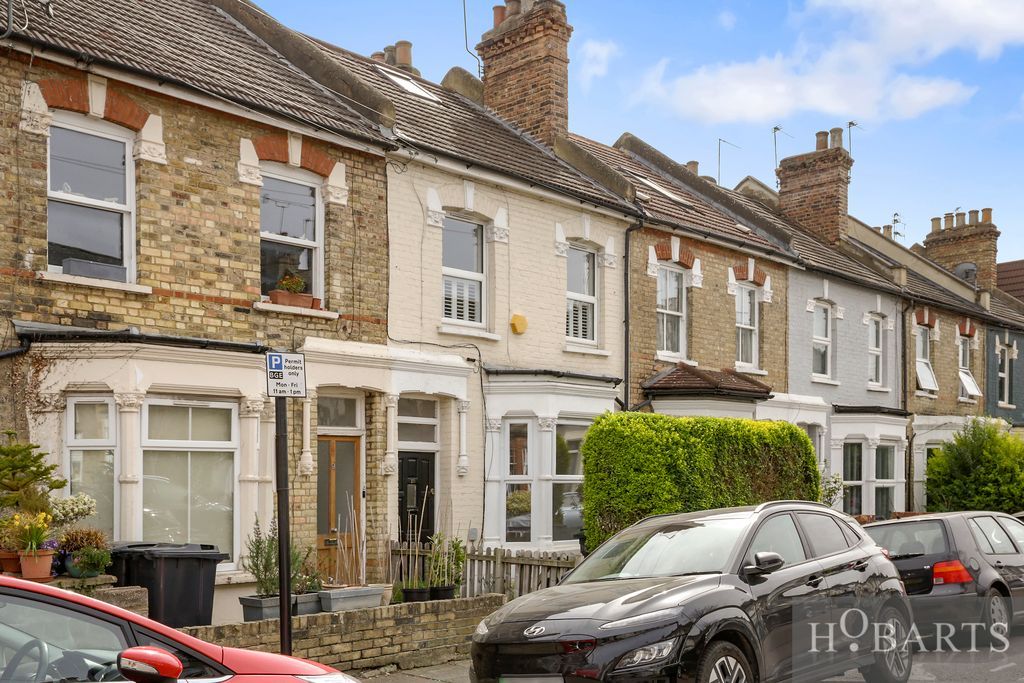 Property photo 1 of 12 2- Double Bedroom Ground Floor Converted Flat With Direct Access To Its Own Rear Garden