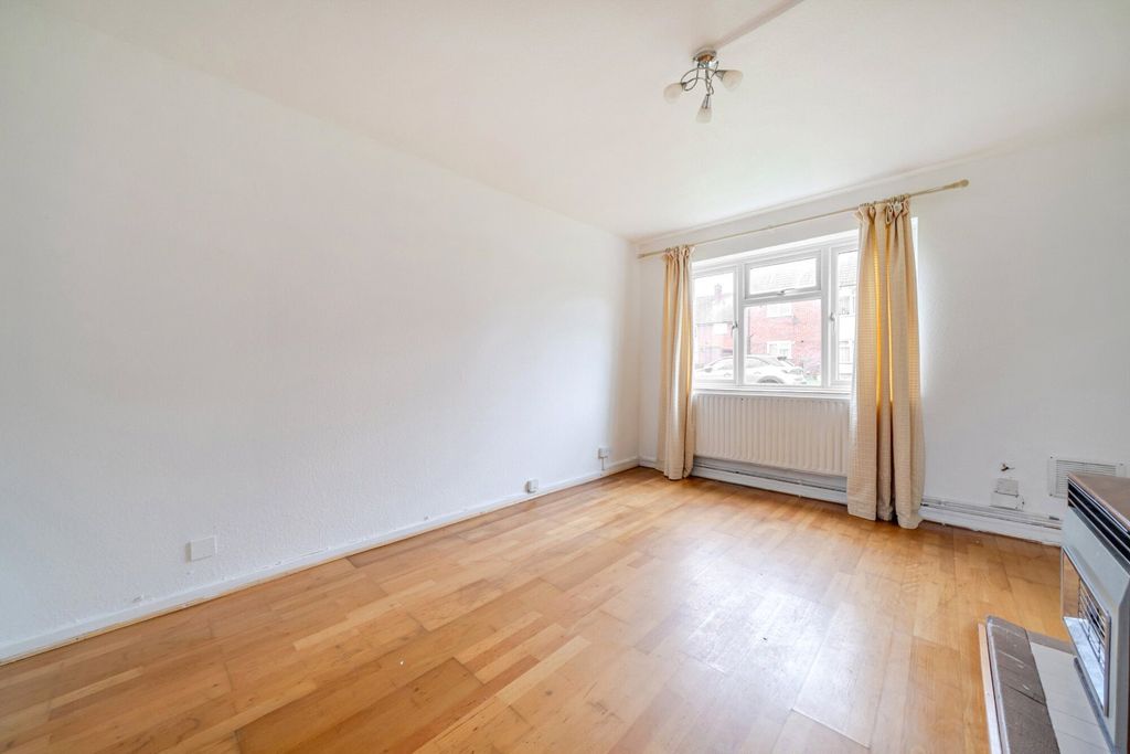 Property photo 2 of 9 Picture No. 61