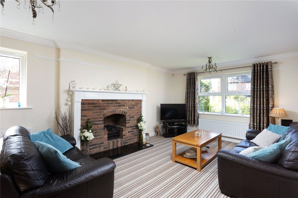 Property photo 2 of 21 Photos