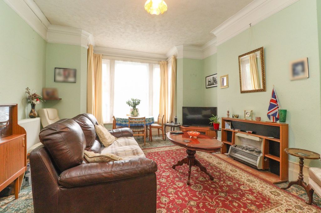 Property photo 2 of 8 Picture 2