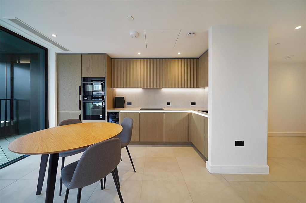 Property photo 3 of 11 Apartment 1307, 1 Linear Place - Abozpfihxjsofgvzh