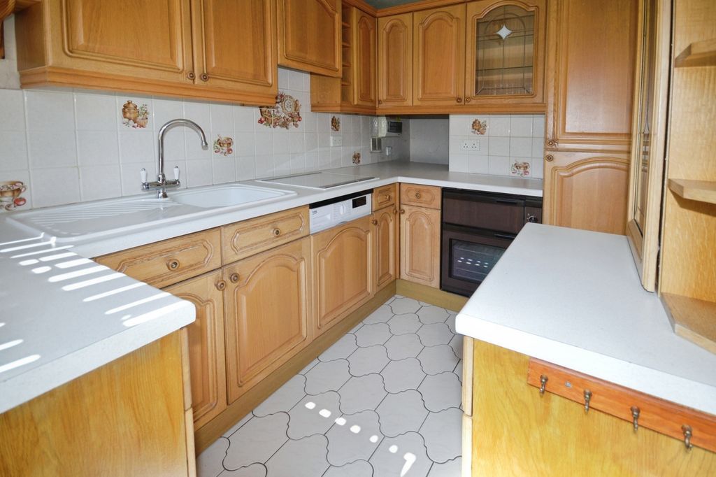 Property photo 2 of 15 Kitchen