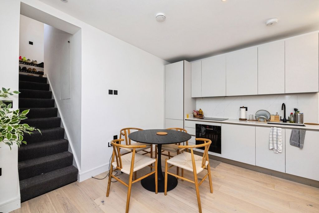 Property photo 2 of 20 Pbox-Img.Jpg