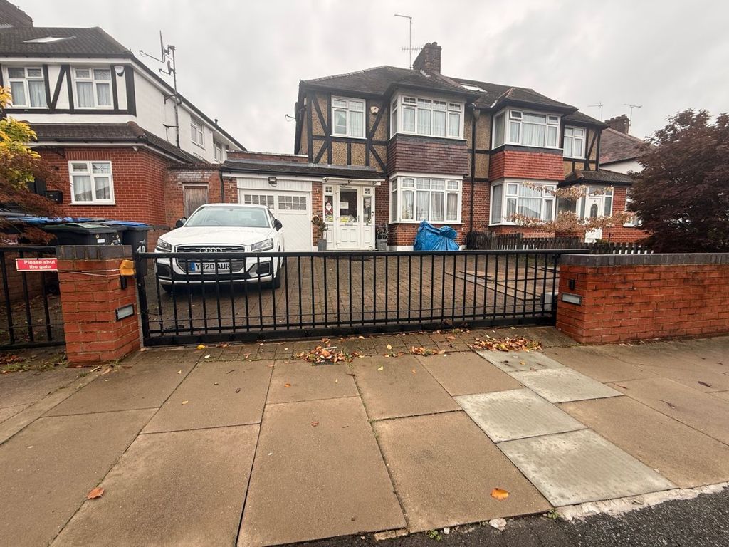 Property photo 1 of 23