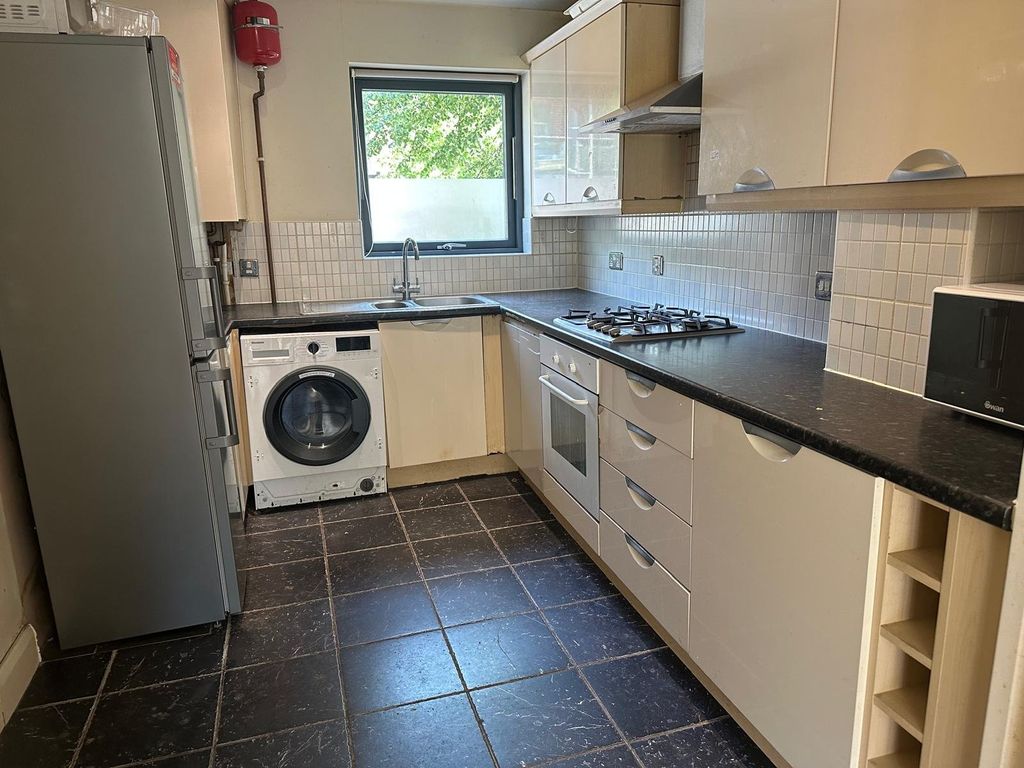Property photo 3 of 13 Picture No. 06
