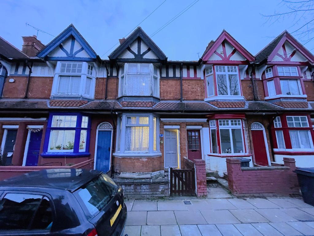 Property photo 1 of 8 Front 