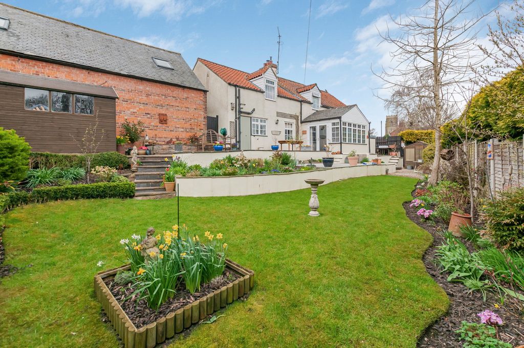 Property photo 1 of 27