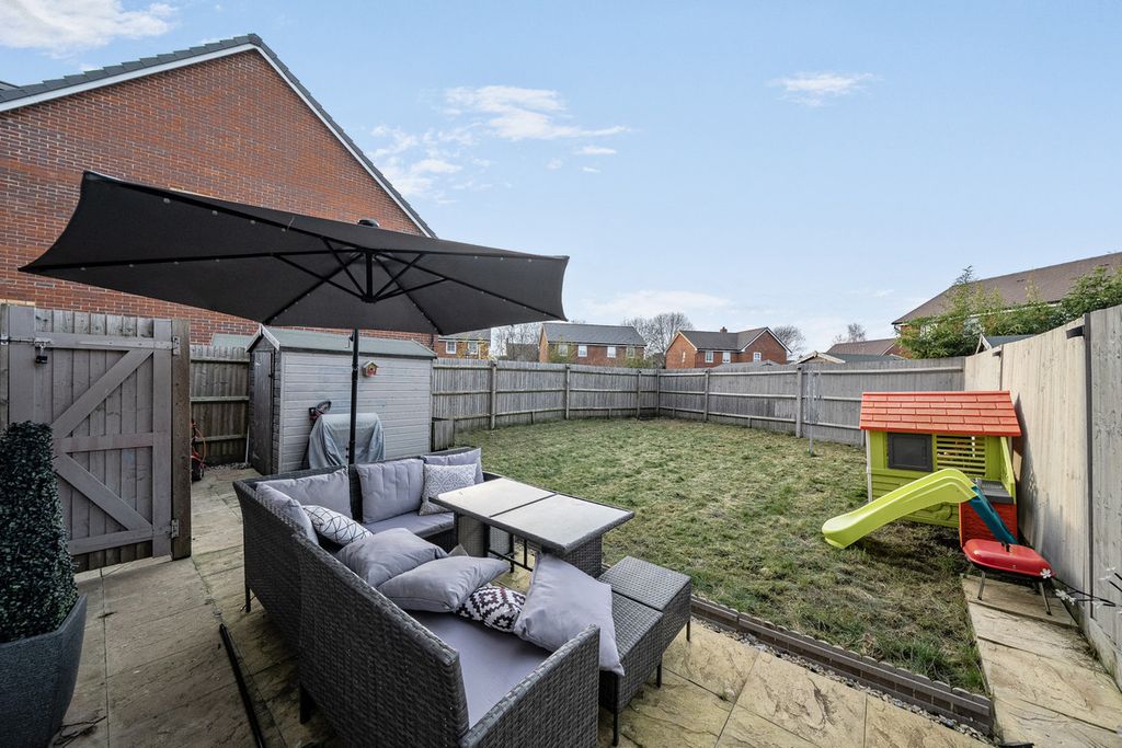 Property photo 2 of 10