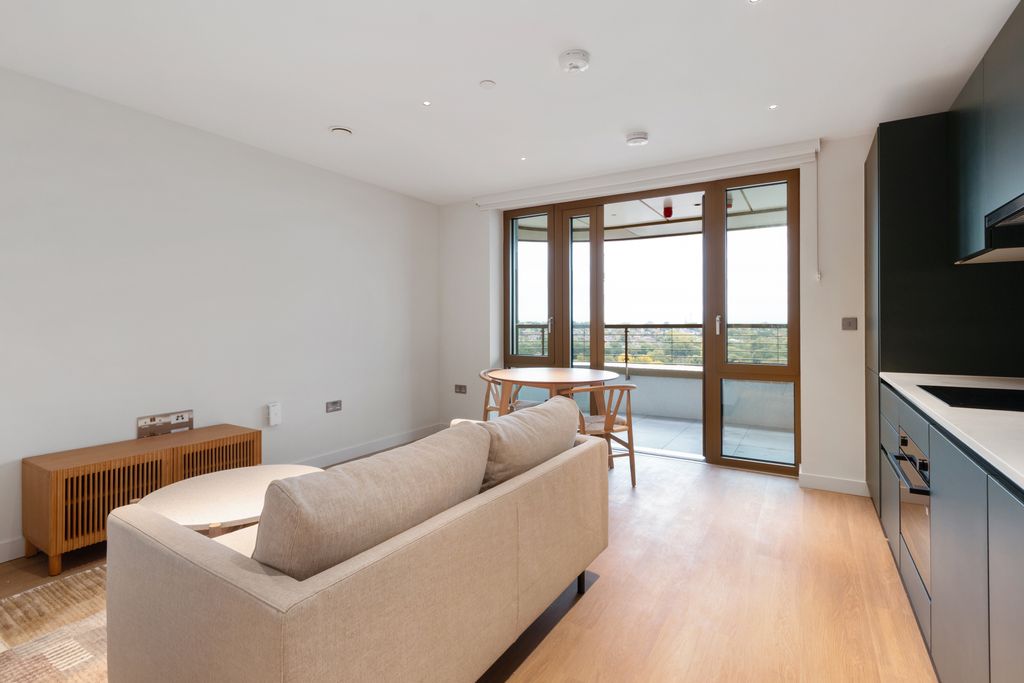 Property photo 2 of 7