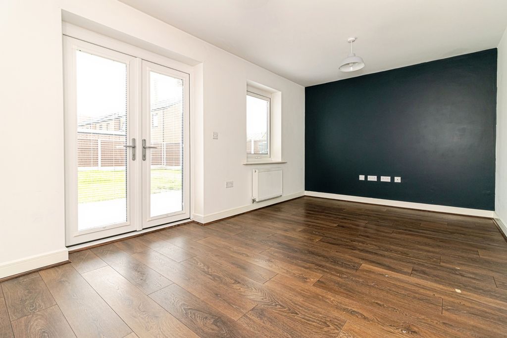 Property photo 2 of 11 Photo