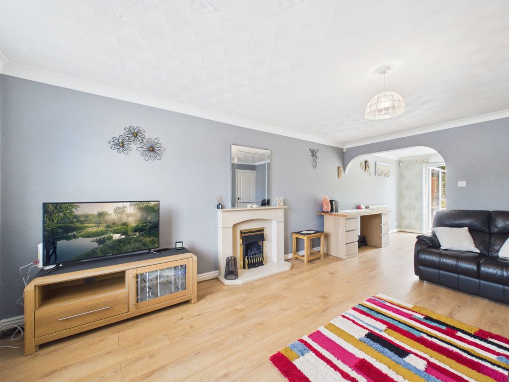 Property photo 2 of 34