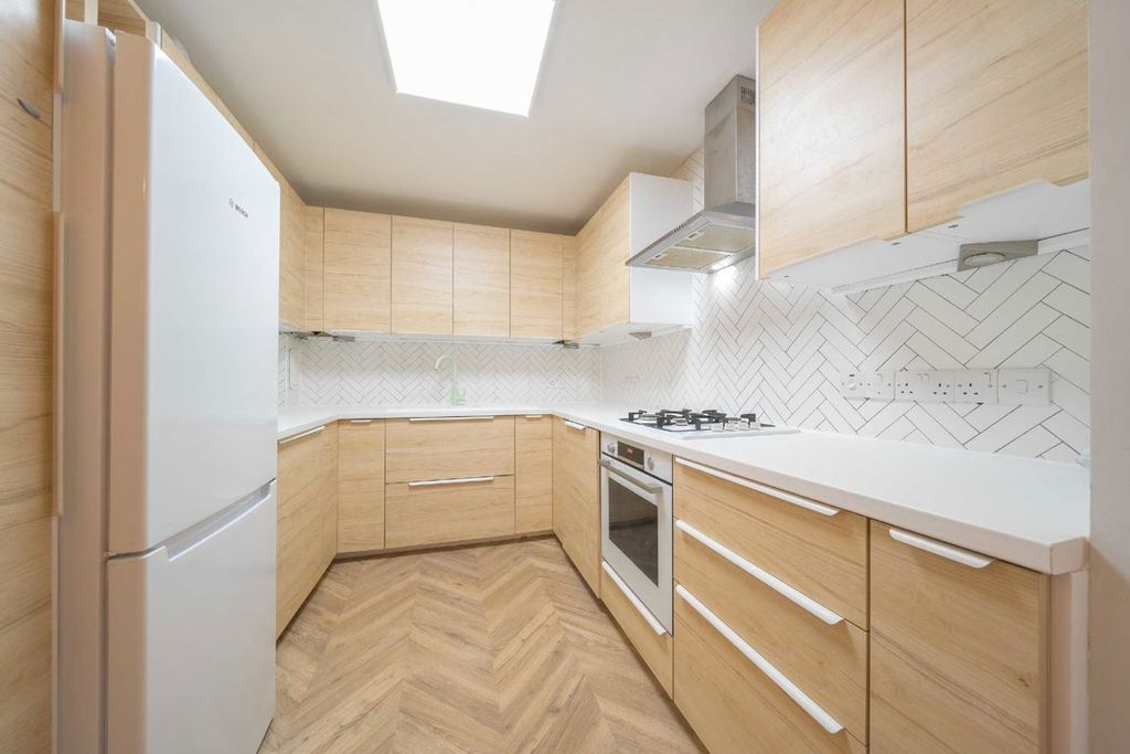 Property photo 3 of 8