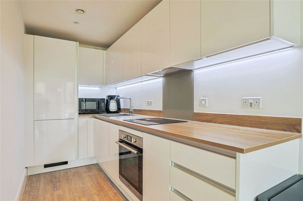 Property photo 3 of 14 Picture No. 06