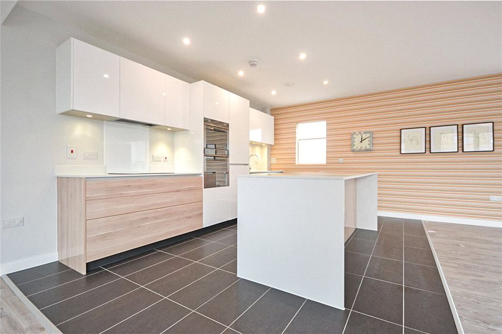 Property photo 3 of 15 Picture No. 31