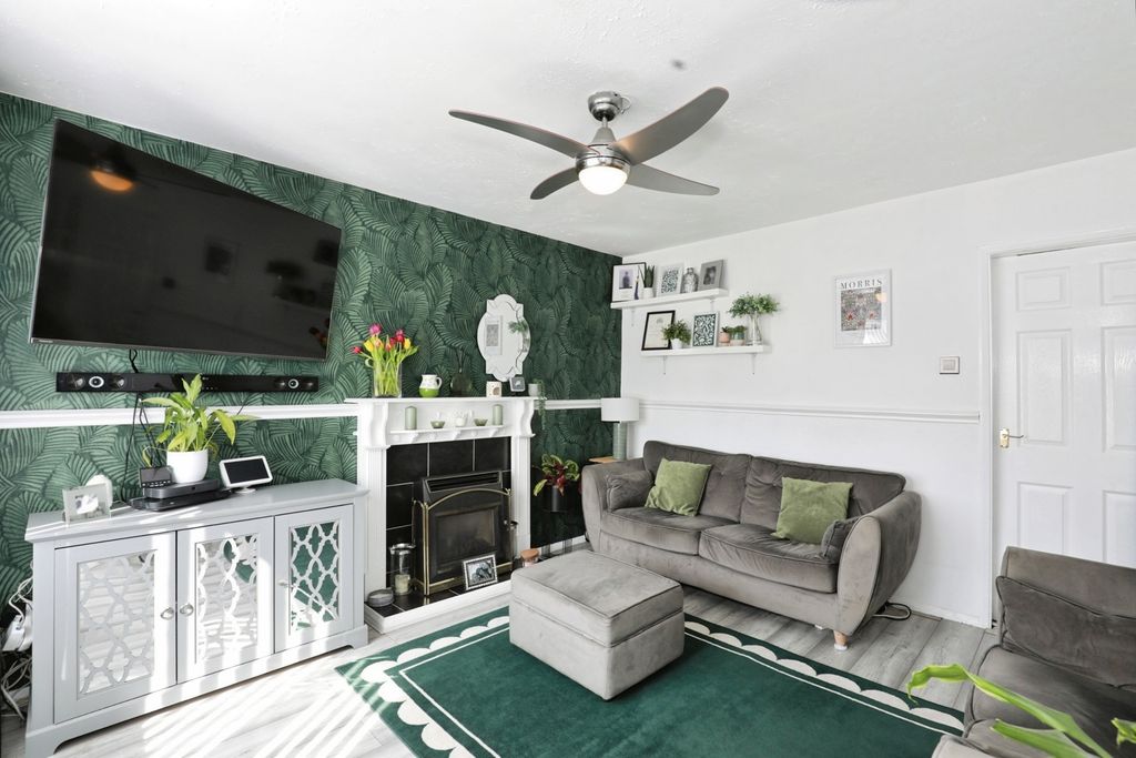 Property photo 2 of 19 Pbox-Img.Jpg