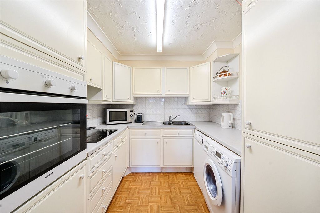 Property photo 3 of 22 Picture No. 05