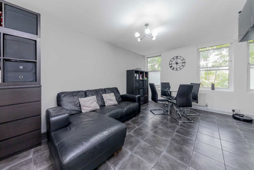 Property photo 1 of 5