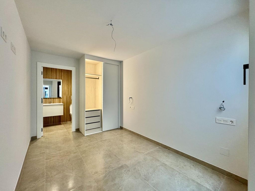 Property photo 2 of 31